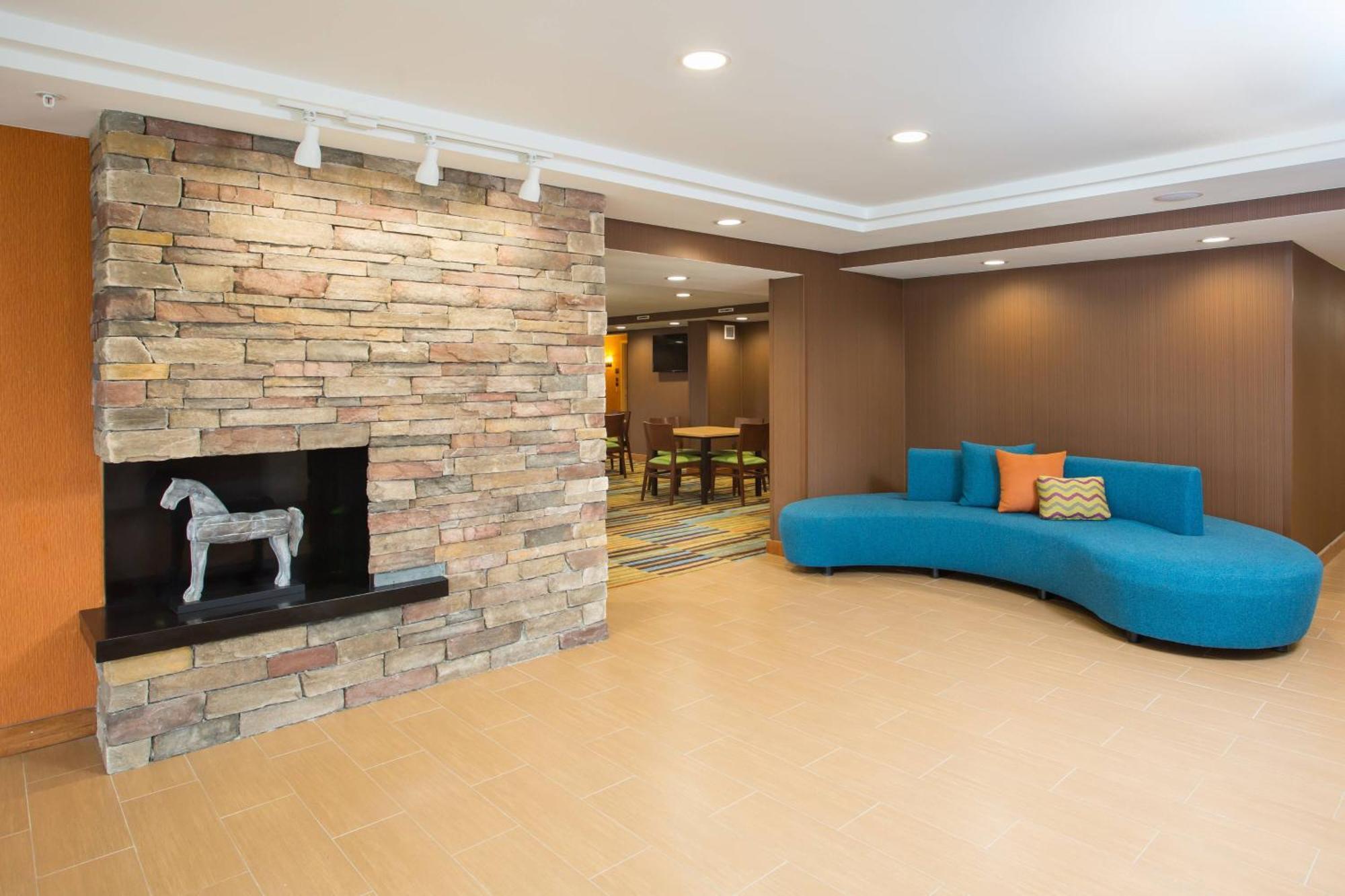 Fairfield Inn Manchester - Boston Regional Airport Exterior photo